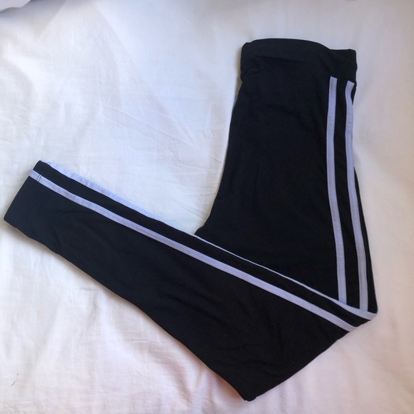 🦋2/$15🦋 Side Stripes Elastic Waist Leggings - Picture 1 of 2